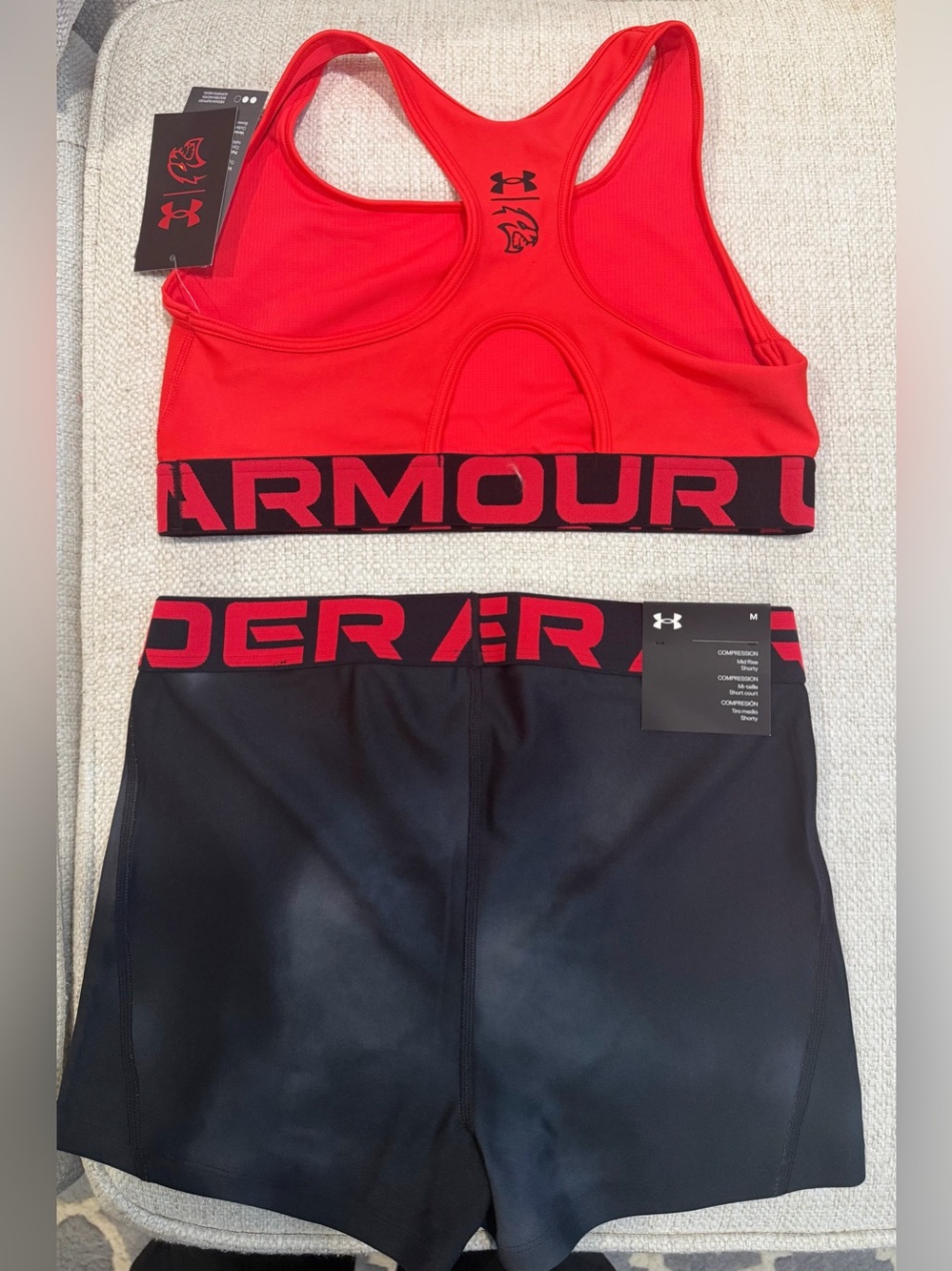 Under Armour Red Sports Bra & Black Compression Shorts Athletic Set - Picture 2 of 2